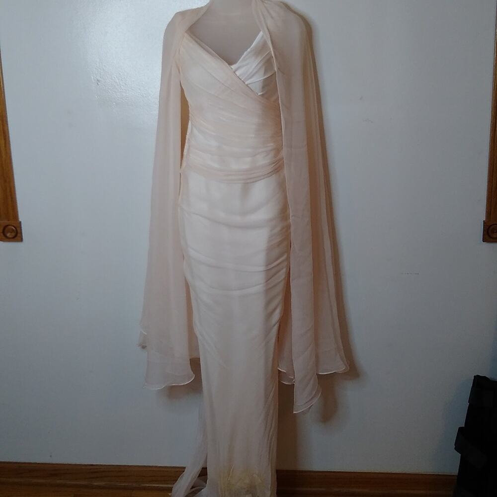 Le spouse di Gio Size 6 Lite Pink Wedding dress with Vail. Made in Italy. Elegan